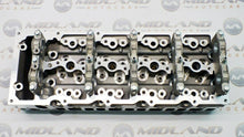 Load image into Gallery viewer, CYLINDER HEAD FOR MITSUBISHI SHOGUN TRITON CANTER FUSO 3.0TD 4M42 ME194151