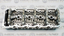 Load image into Gallery viewer, CYLINDER HEAD FOR MITSUBISHI SHOGUN TRITON CANTER FUSO 3.0TD 4M42 ME194151
